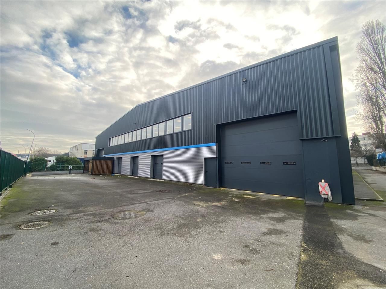 LOGISTIQUE URBAINE - CBRE vous propose à louer, u