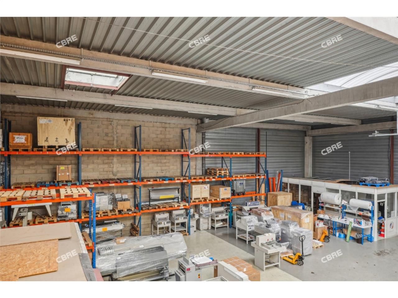CBRE vous propose à vendre un entrepôt/local d'ac