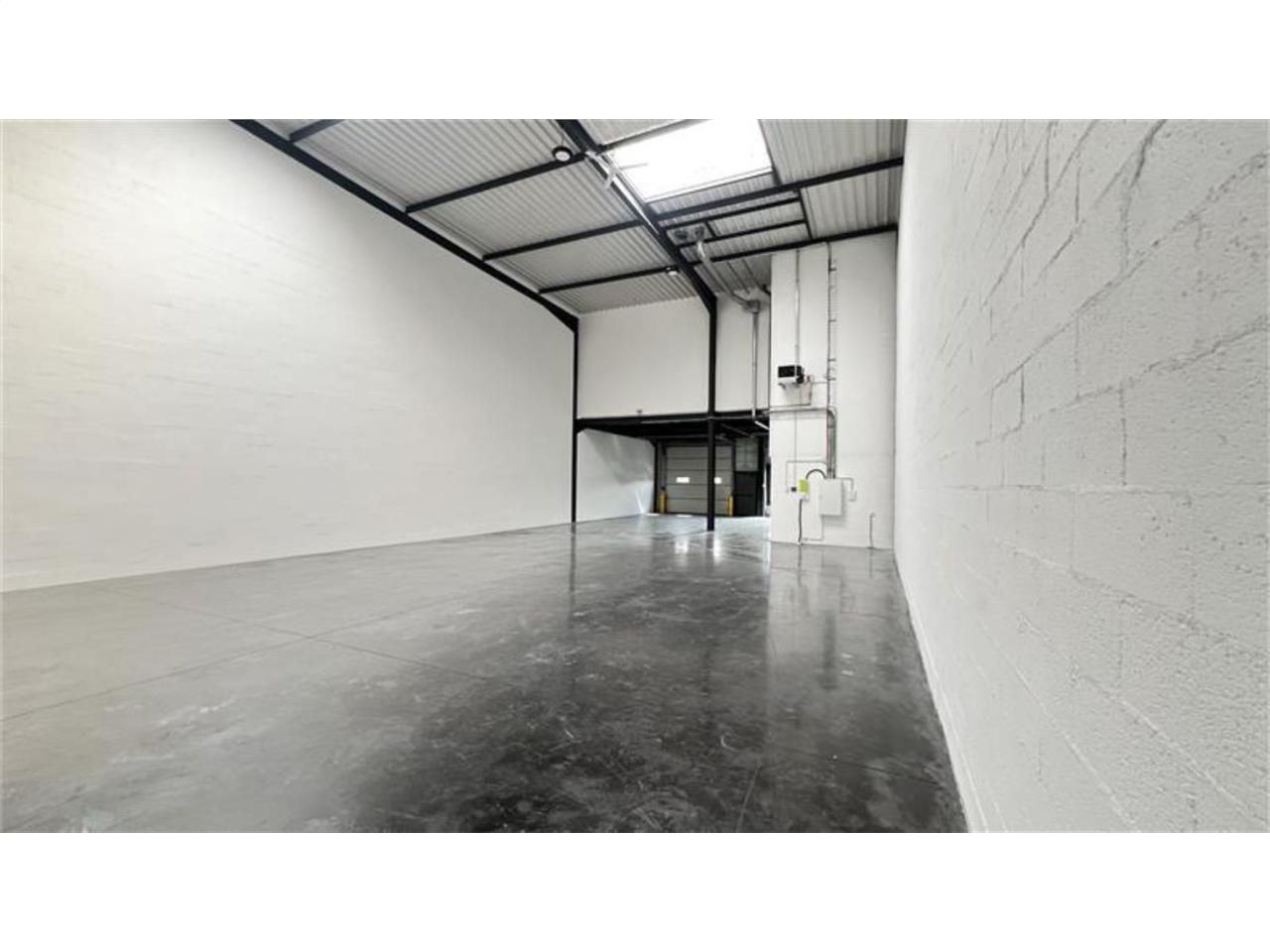 CBRE vous propose à louer, un entrepôt/local d'ac