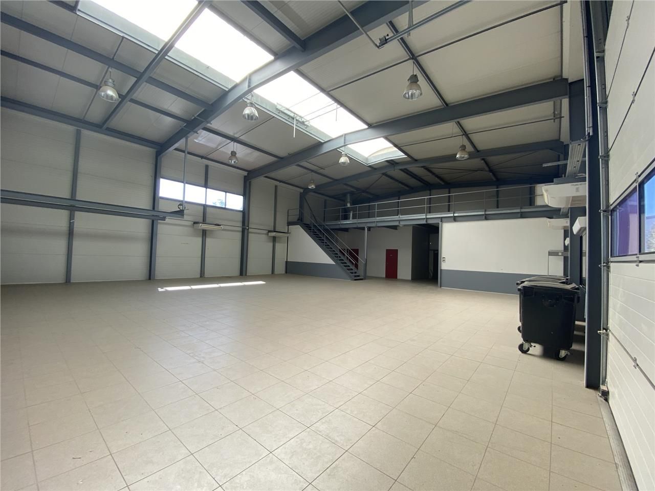 CBRE vous propose à louer un bâtiment indépendant