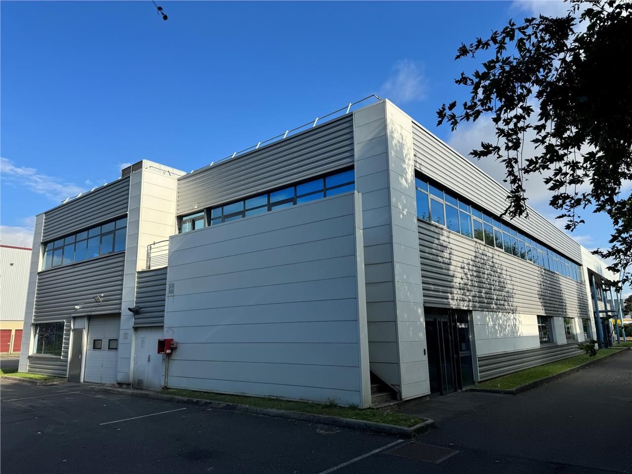 CBRE vous propose à louer un entrepôt/local d'act