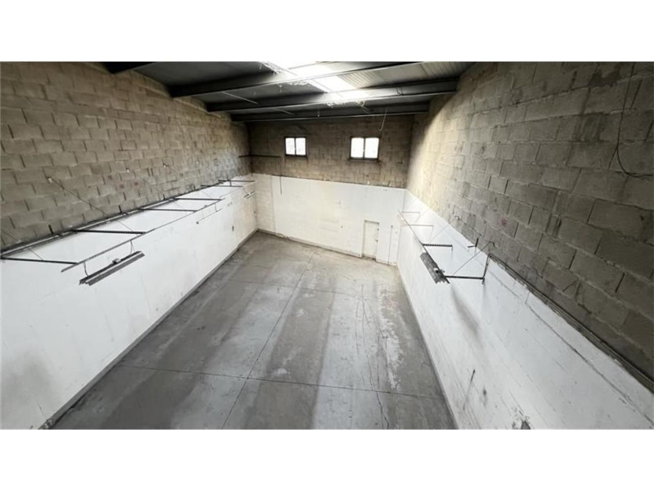 CBRE vous propose à vendre un entrepôt/local d'ac