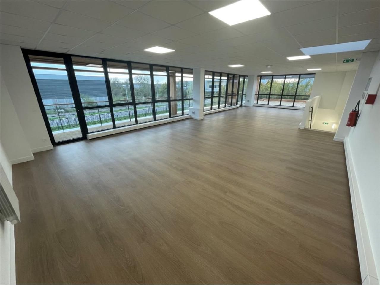 CBRE vous propose à louer, un entrepôt/local au s