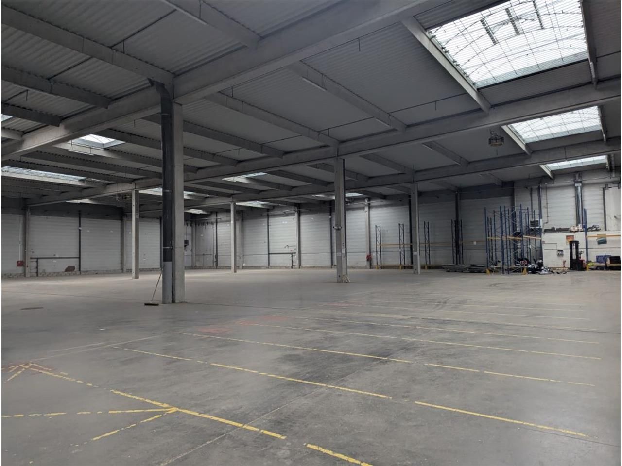 CBRE vous propose à louer, un entrepôt/local d'ac