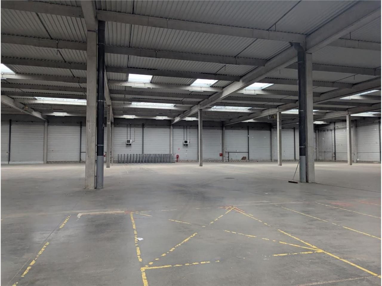 CBRE vous propose à louer, un entrepôt/local d'ac