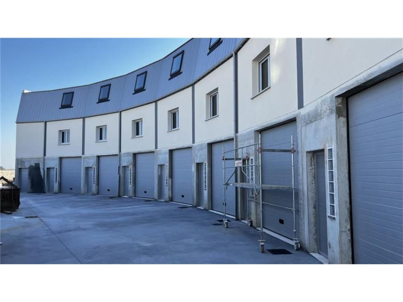 CBRE vous propose à vendre en investissement , un