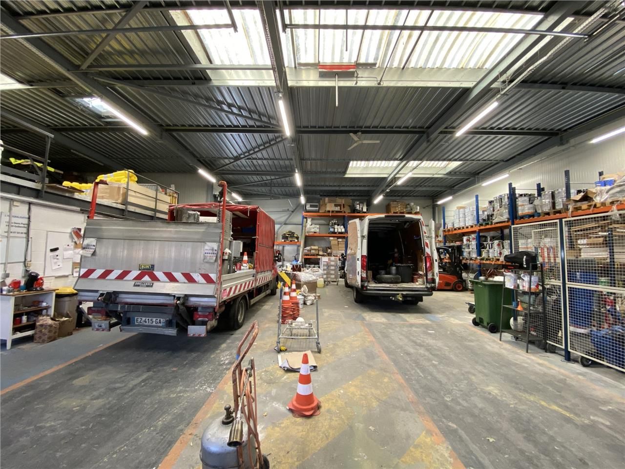 CBRE vous propose à vendre un entrepôt/local d'ac