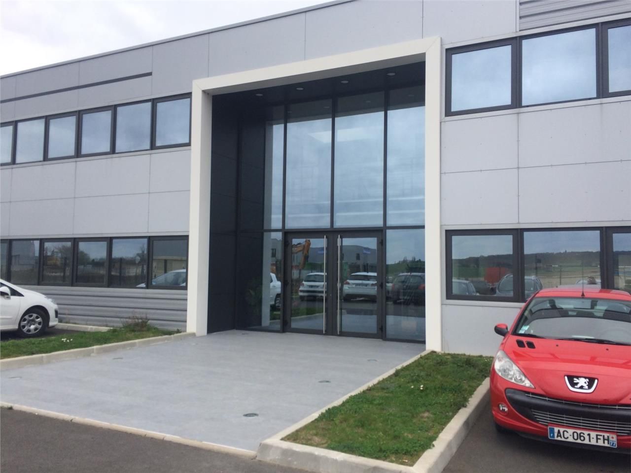 CBRE vous propose à louer un entrepôt/local d'act