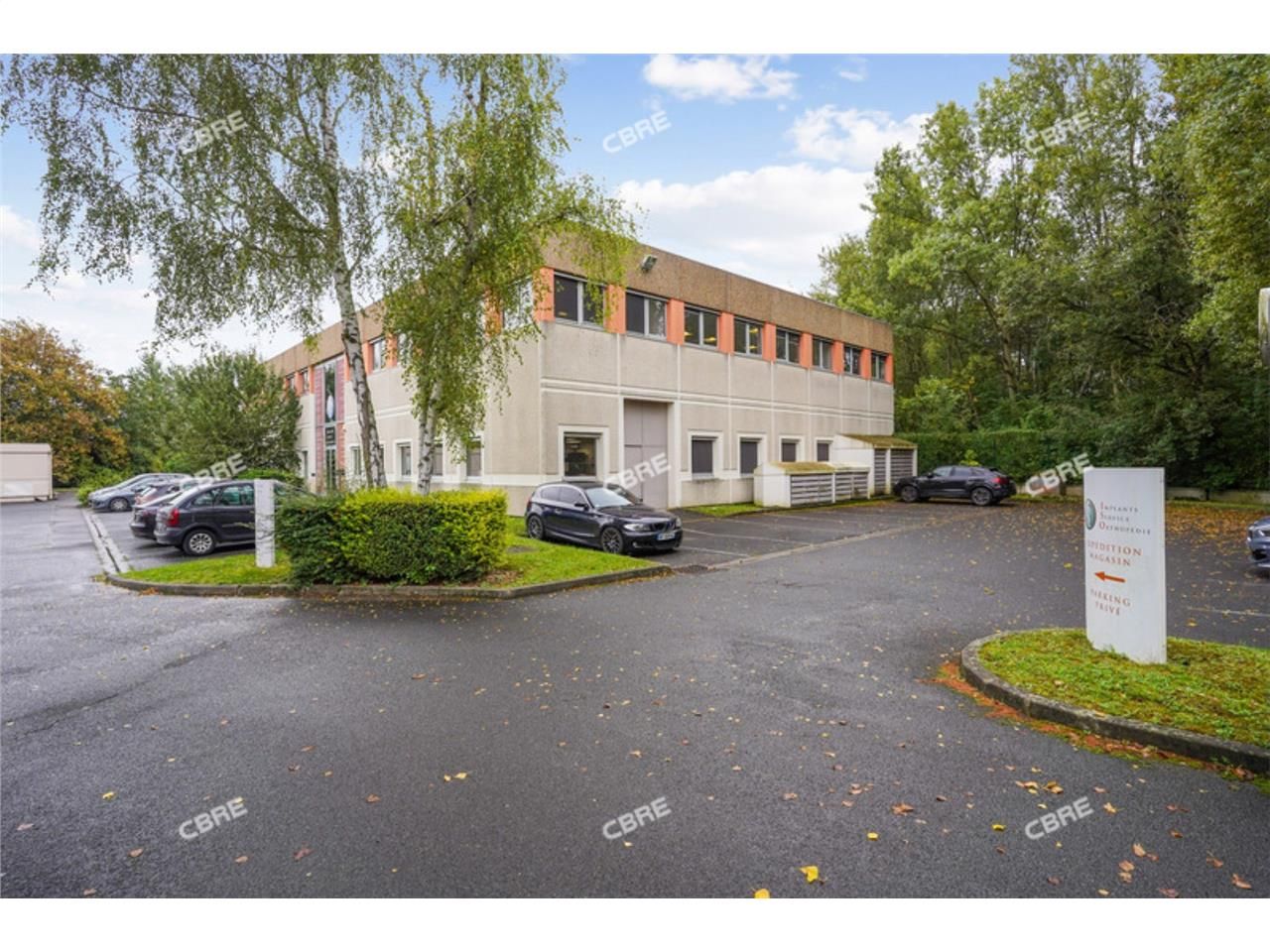 CBRE vous propose à vendre ou à louer, un entrepô