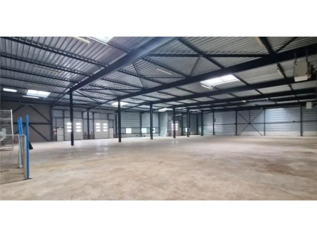 CBRE vous propose à louer, un entrepôt/local d'ac