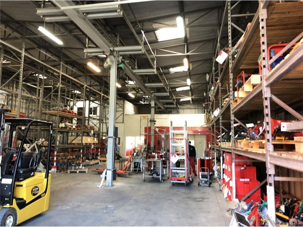 CBRE vous propose à louer, un entrepôt/local d'ac