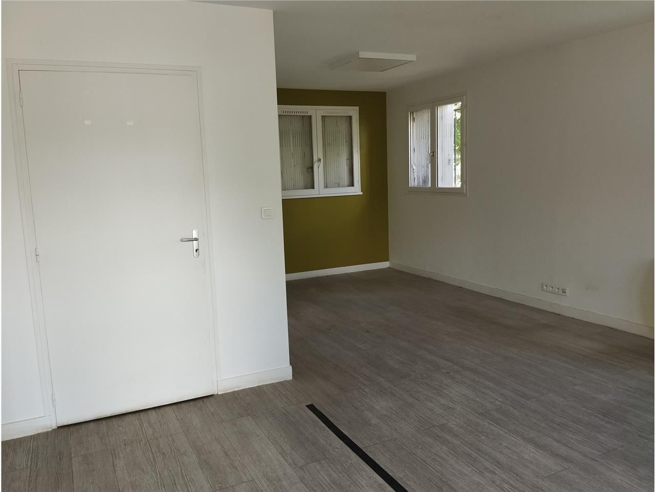 CBRE vous propose à vendre un terrain situé sur l