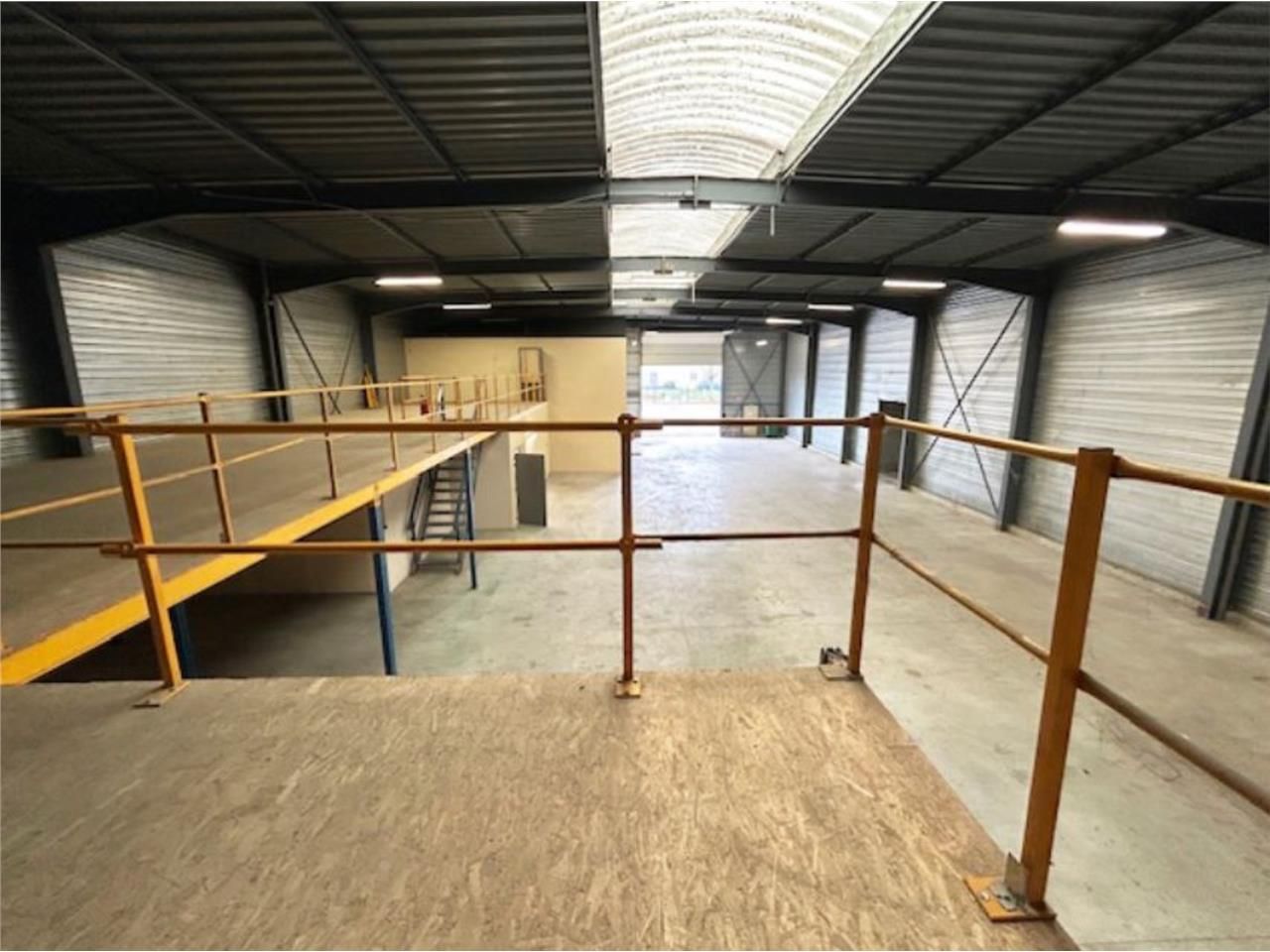 CBRE vous propose à louer, un entrepôt/local d'ac