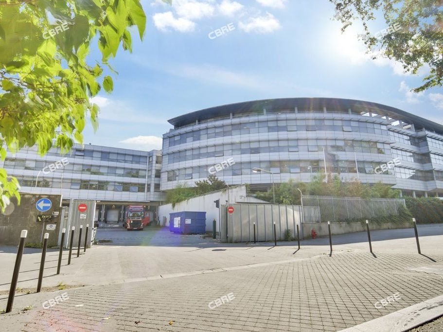 LOGISTIQUE URBAINE - A LOUER - Rare sur le secteu