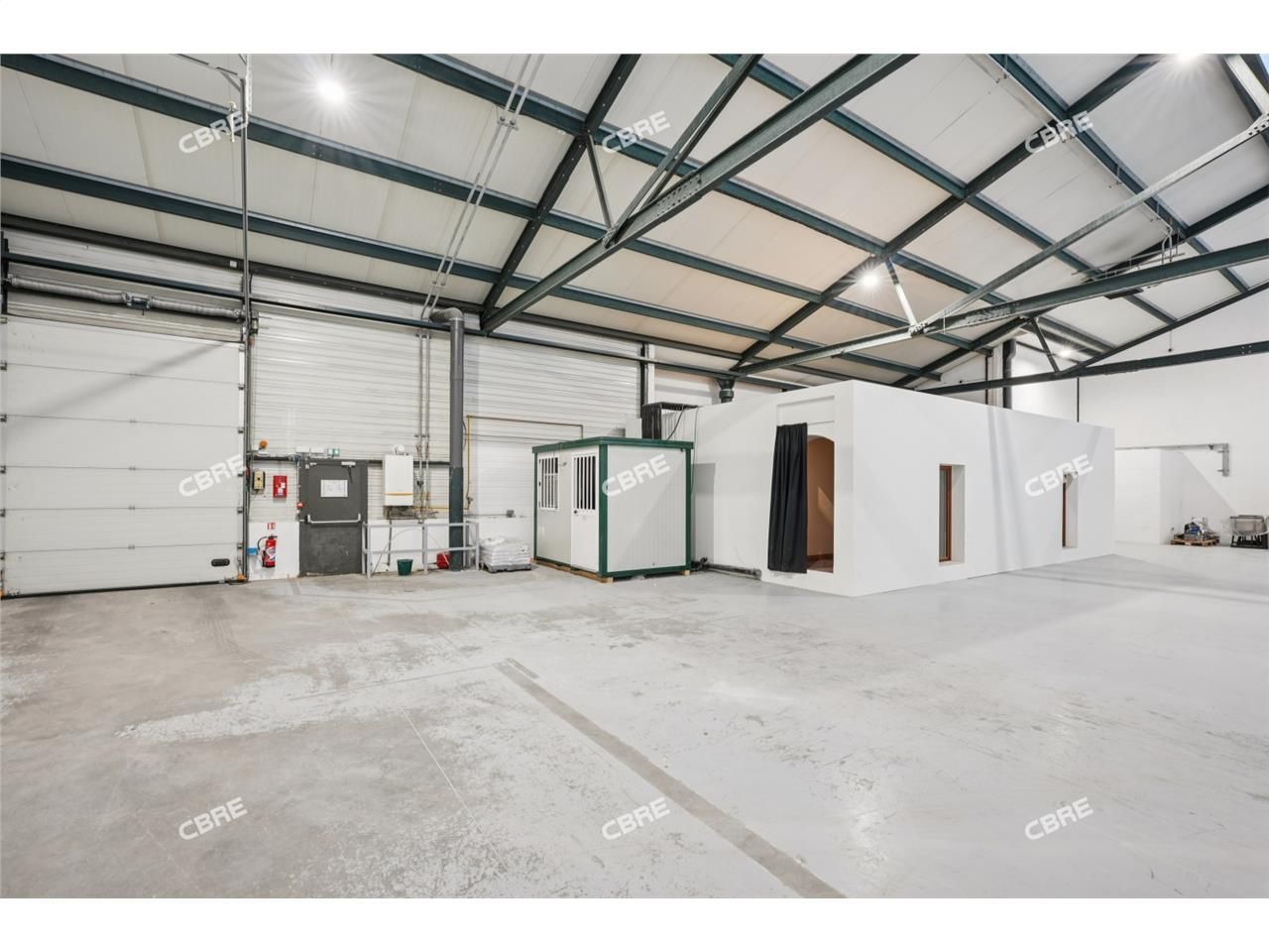 LOGISTIQUE URBAINE - CBRE vous propose à louer, u
