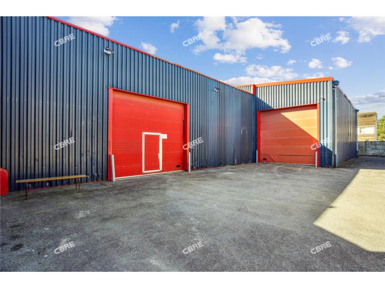 CBRE vous propose à louer un entrepôt/local d'act