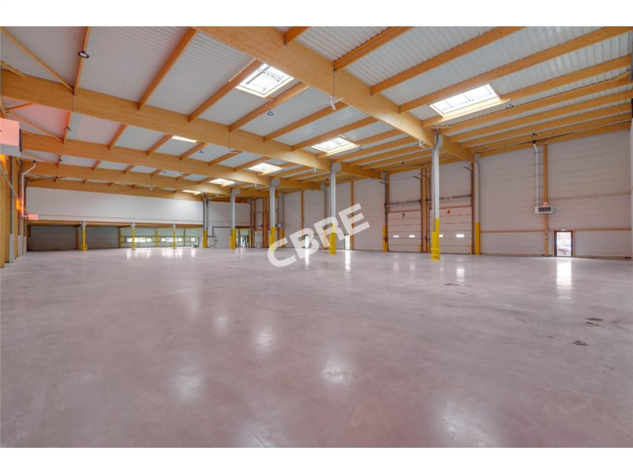 CBRE vous propose à louer un entrepôt/local d'act