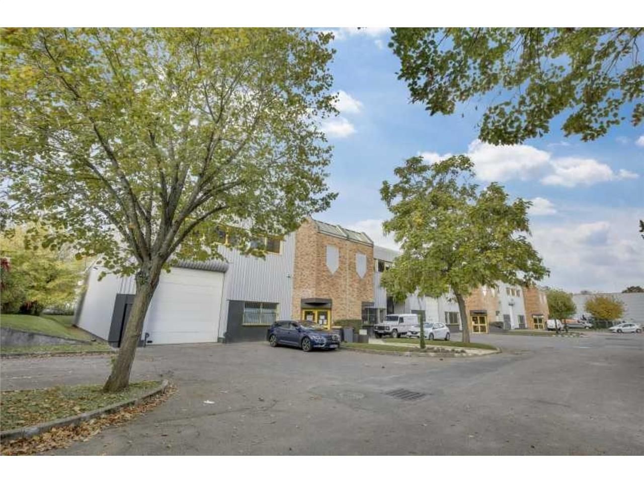 CBRE vous propose à louer, un entrepôt/local d'ac