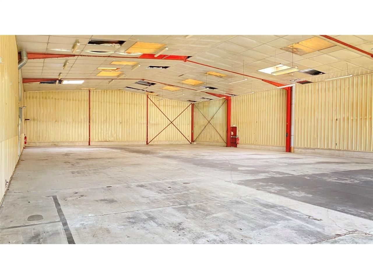 CBRE vous propose à louer, un entrepôt/local d'ac