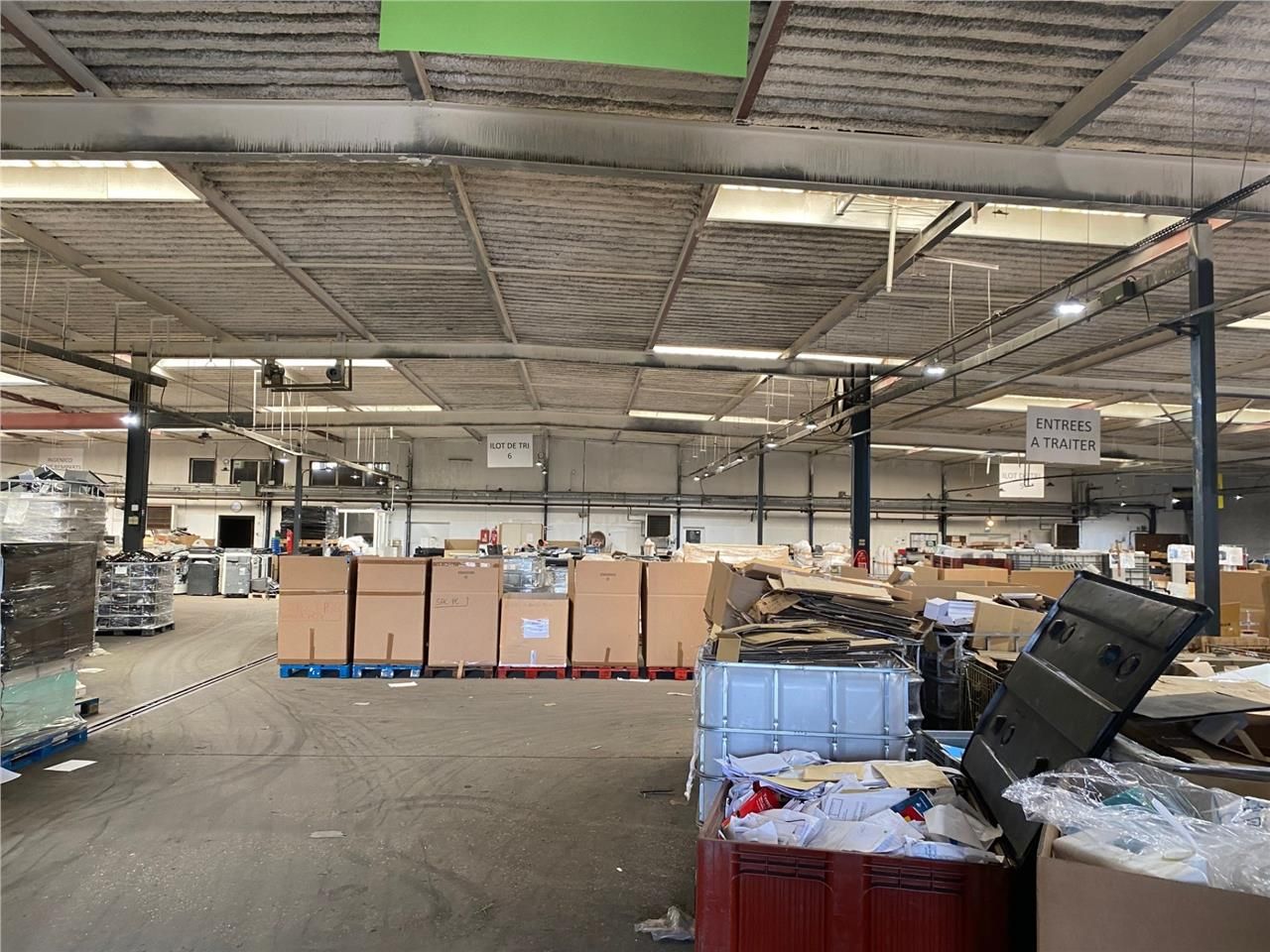 CBRE vous propose à vendre, un bâtiment indépenda