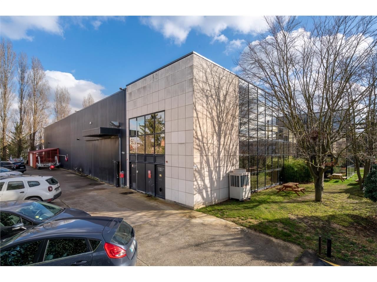 CBRE vous propose à louer un entrepôt/local d'act