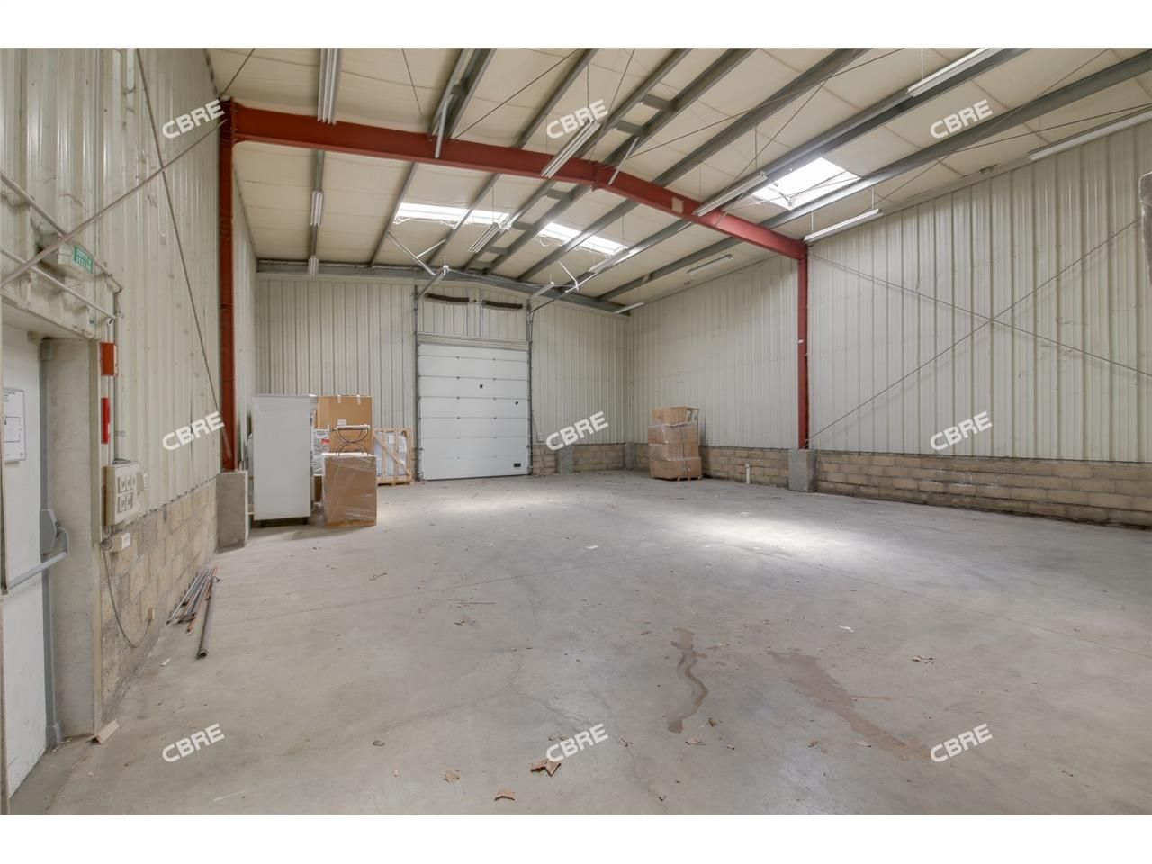 CBRE vous propose à louer un entrepôt/local d'act