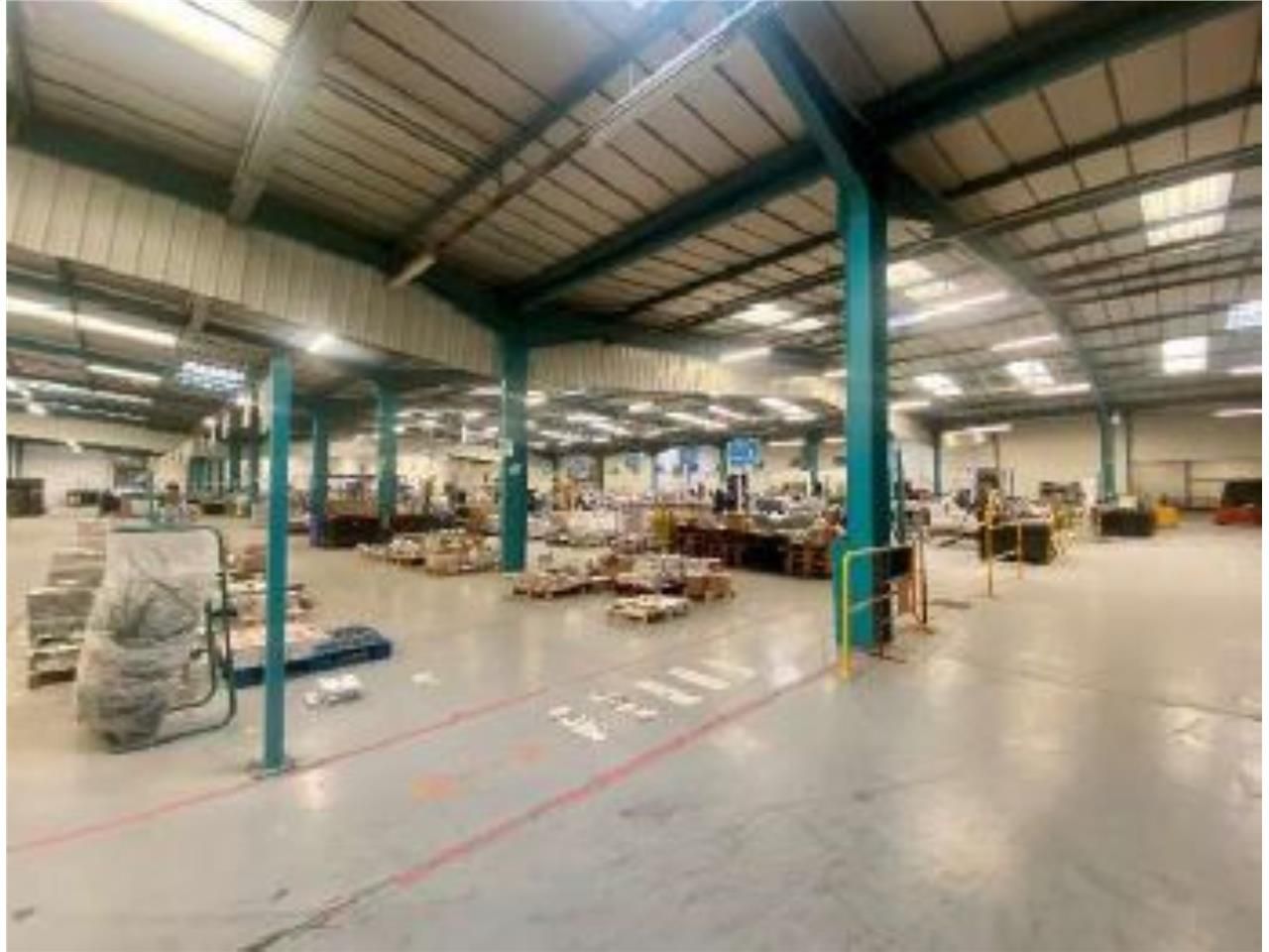 CBRE vous propose à louer, un entrepôt/local d'ac