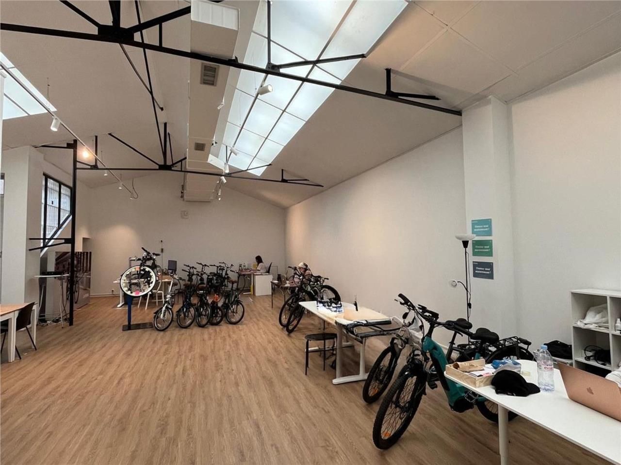 CBRE vous propose à vendre, un bâtiment indépenda