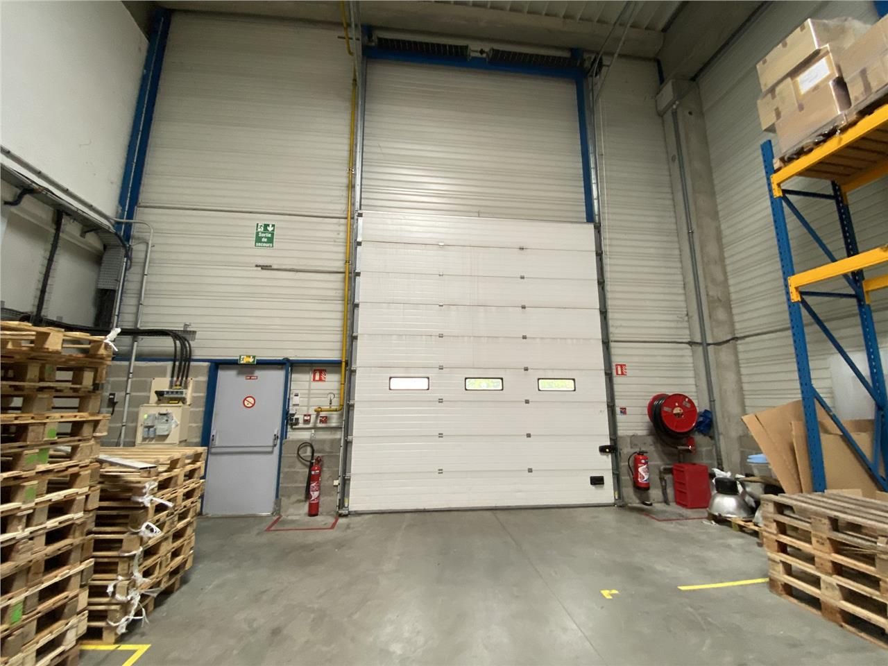 CBRE vous propose à louer, un entrepôt/local d'ac