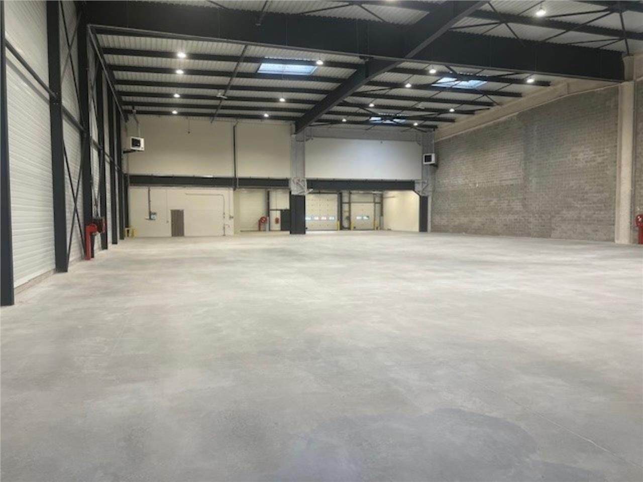 CBRE vous propose à louer, une cellule neuve dans