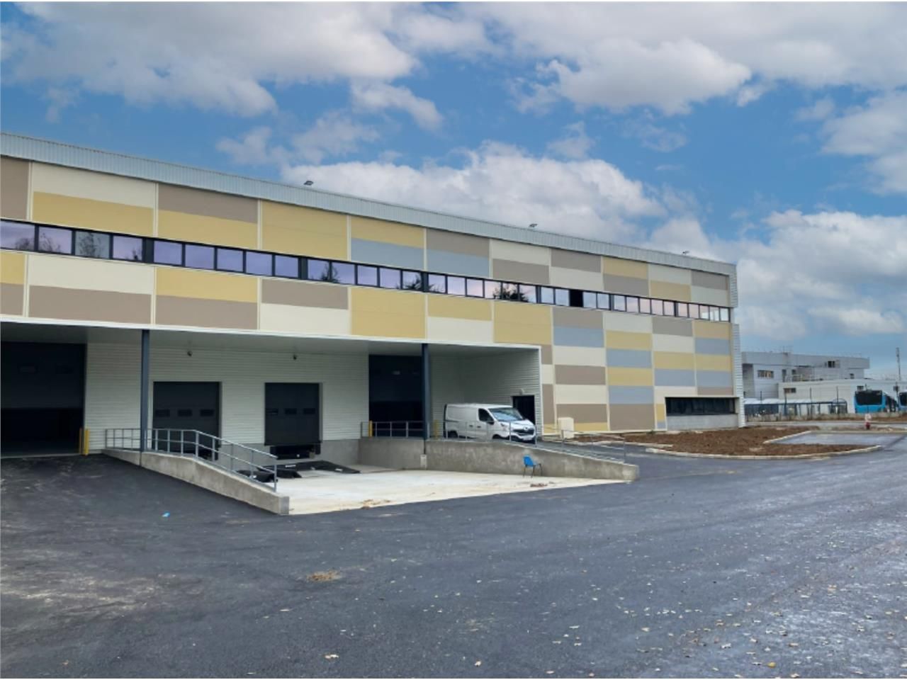 CBRE vous propose à louer, un entrepôt/local d'ac