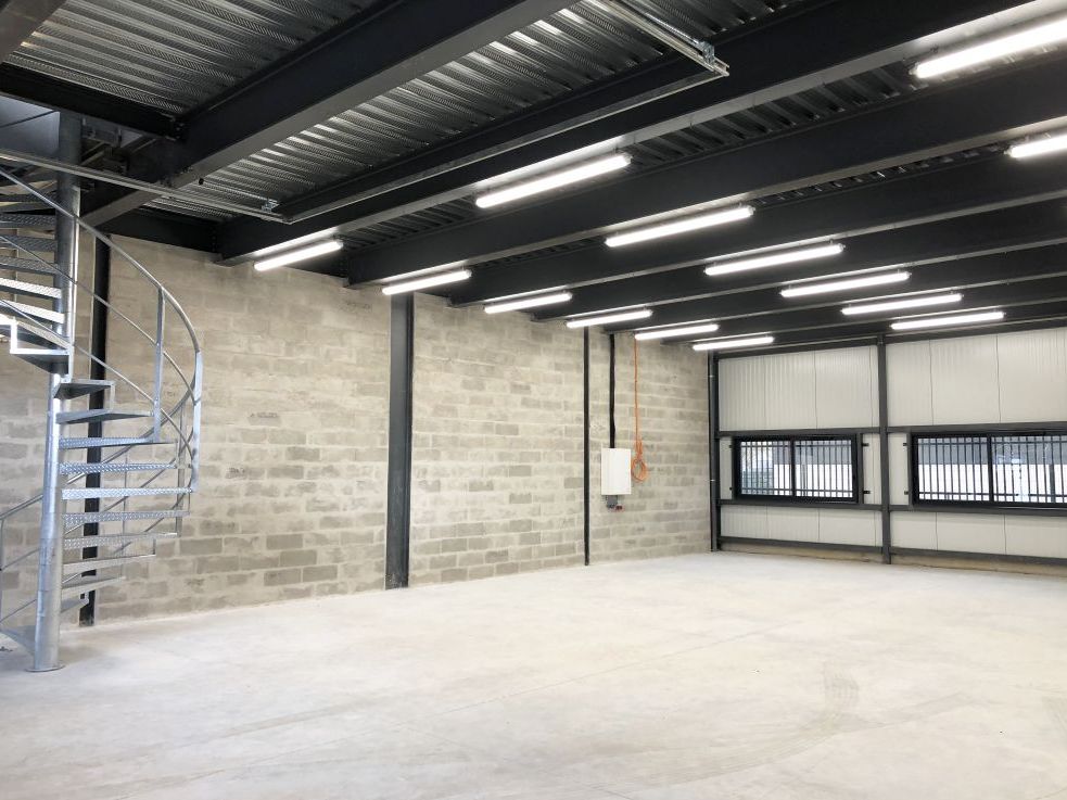 CBRE vous propose à louer, un entrepôt/local d'ac