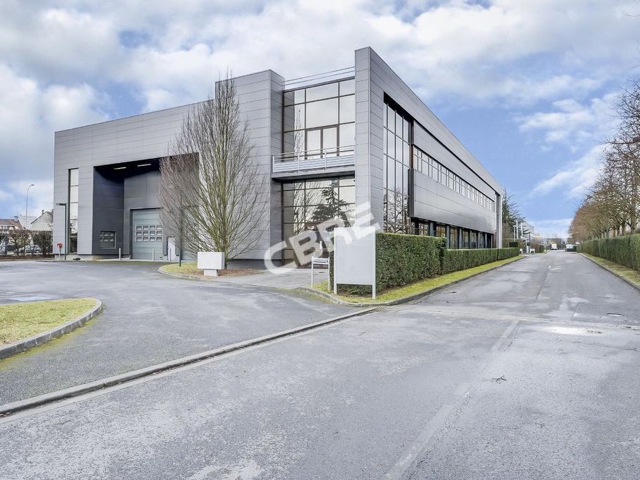 CBRE vous propose à la location, un local d'activ