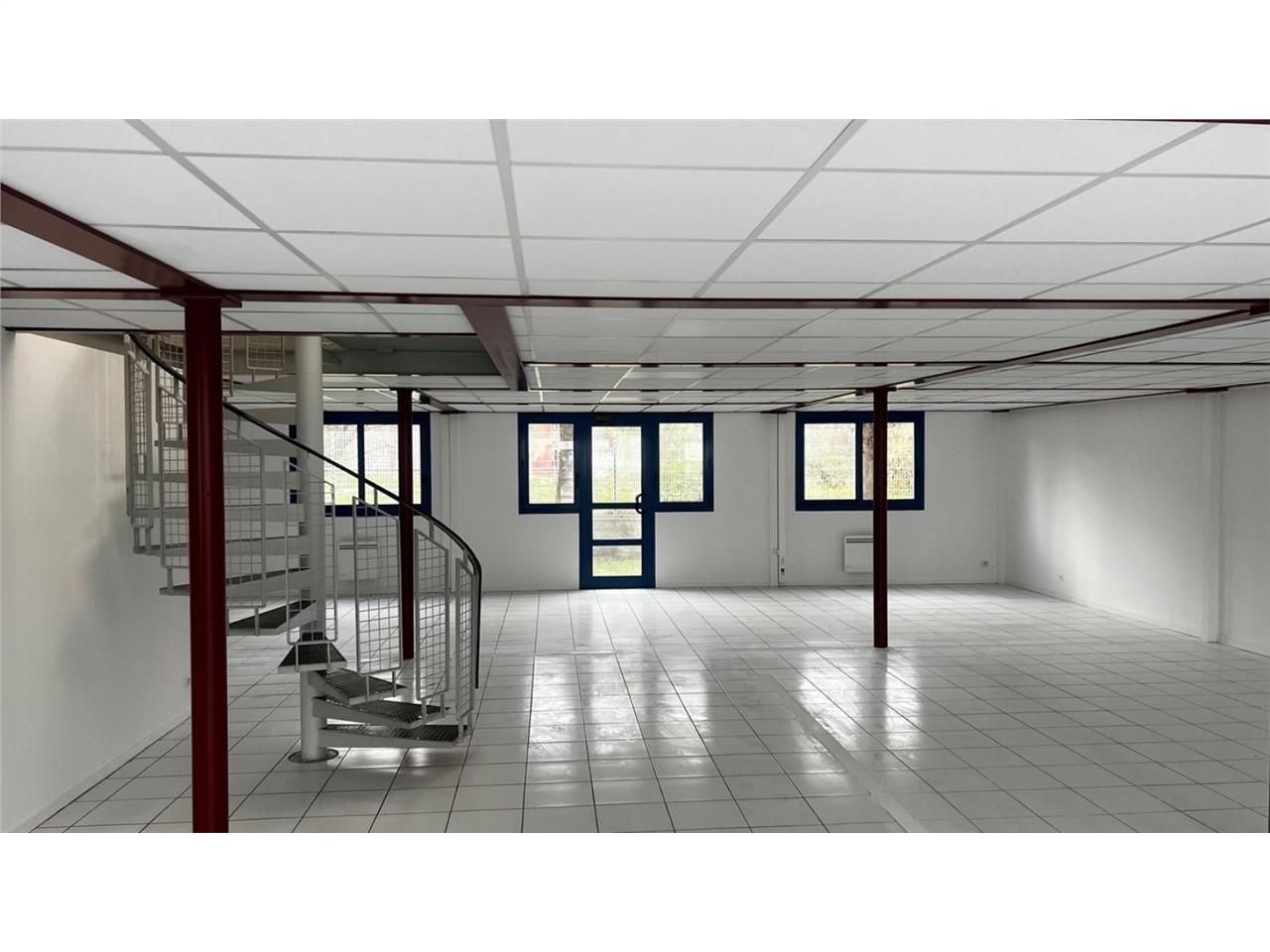 CBRE vous propose à louer un entrepôt/local d'act