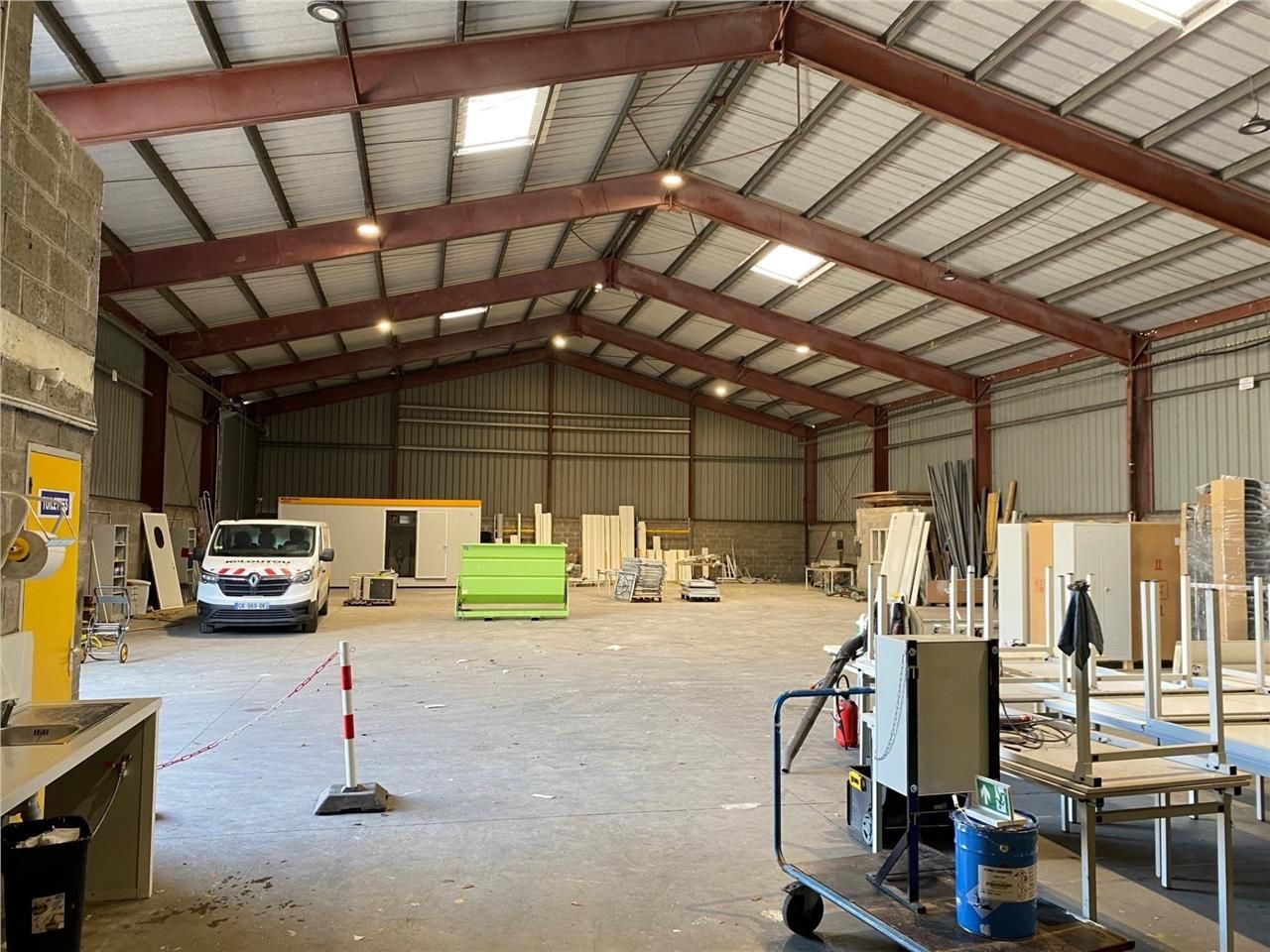 CBRE vous propose à louer, un local d'activités s