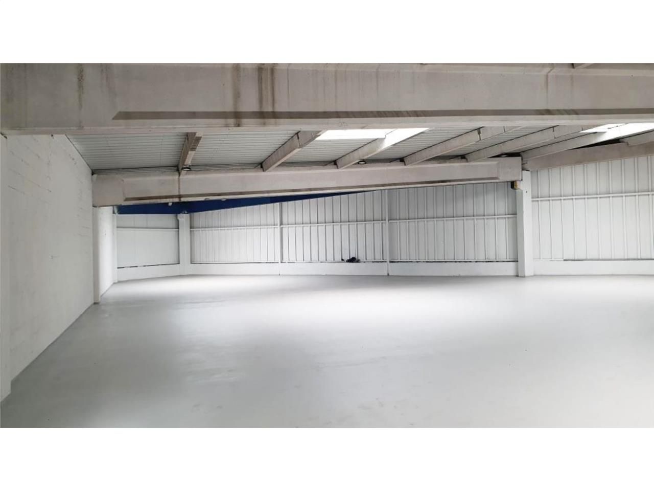 CBRE vous propose à vendre ou  à louer, un entrep