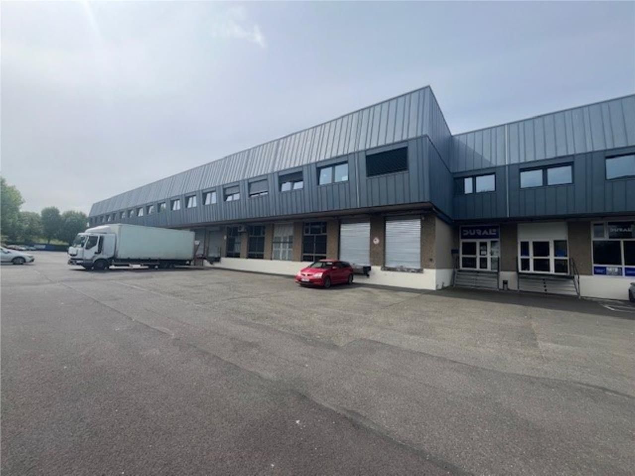 CBRE vous propose à louer, un entrepôt/local d'ac