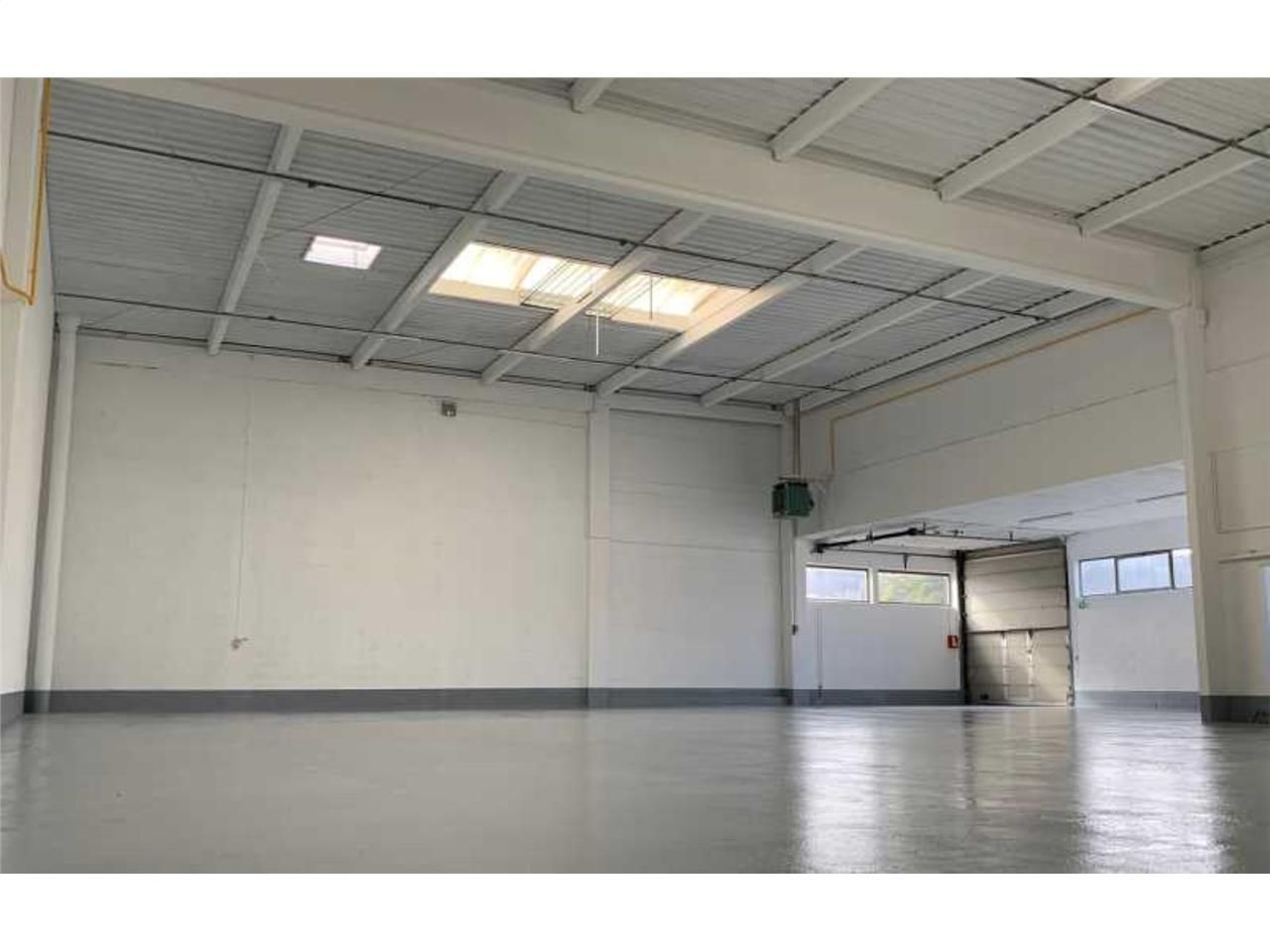 CBRE vous propose à louer un entrepôt/local d'act