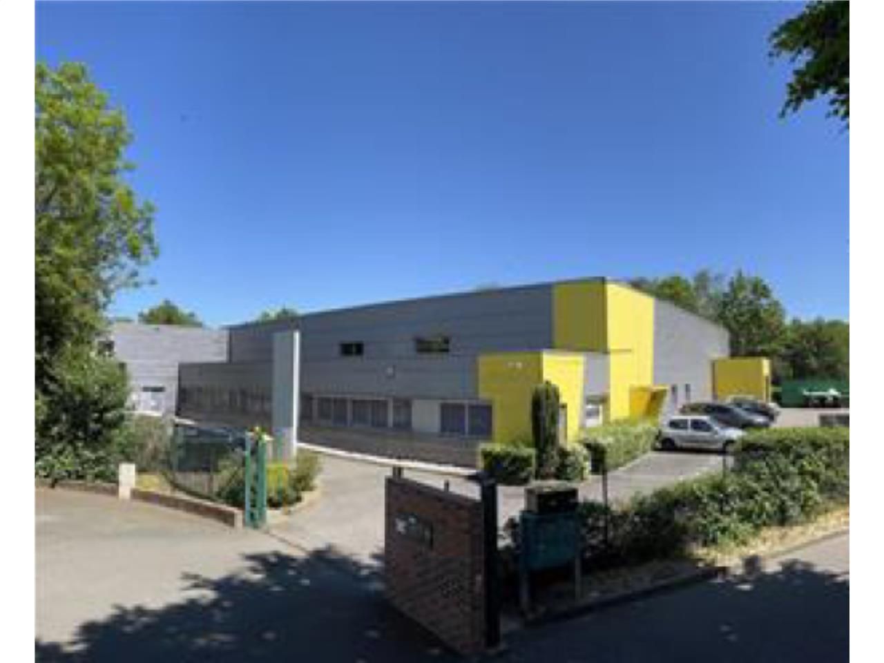 CBRE vous propose à louer, un entrepôt/local d'ac