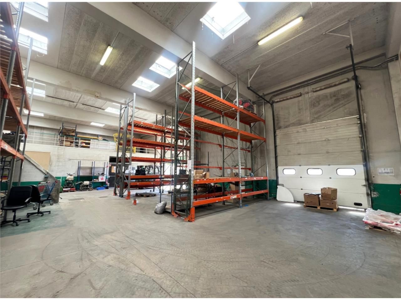 CBRE vous propose à louer, un entrepôt/local d'ac