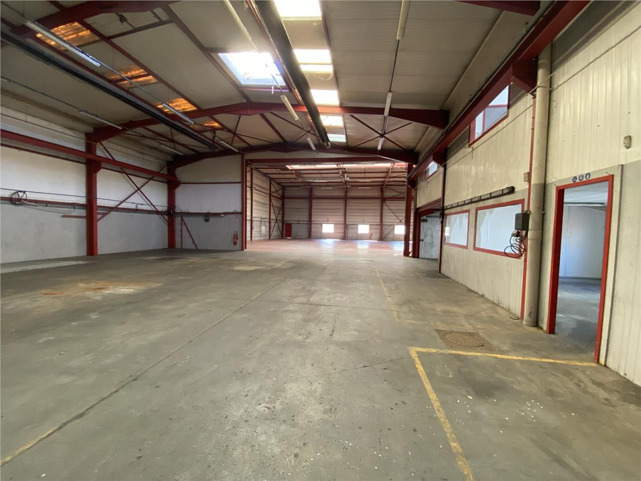 CBRE vous propose à louer un entrepôt/local d'act