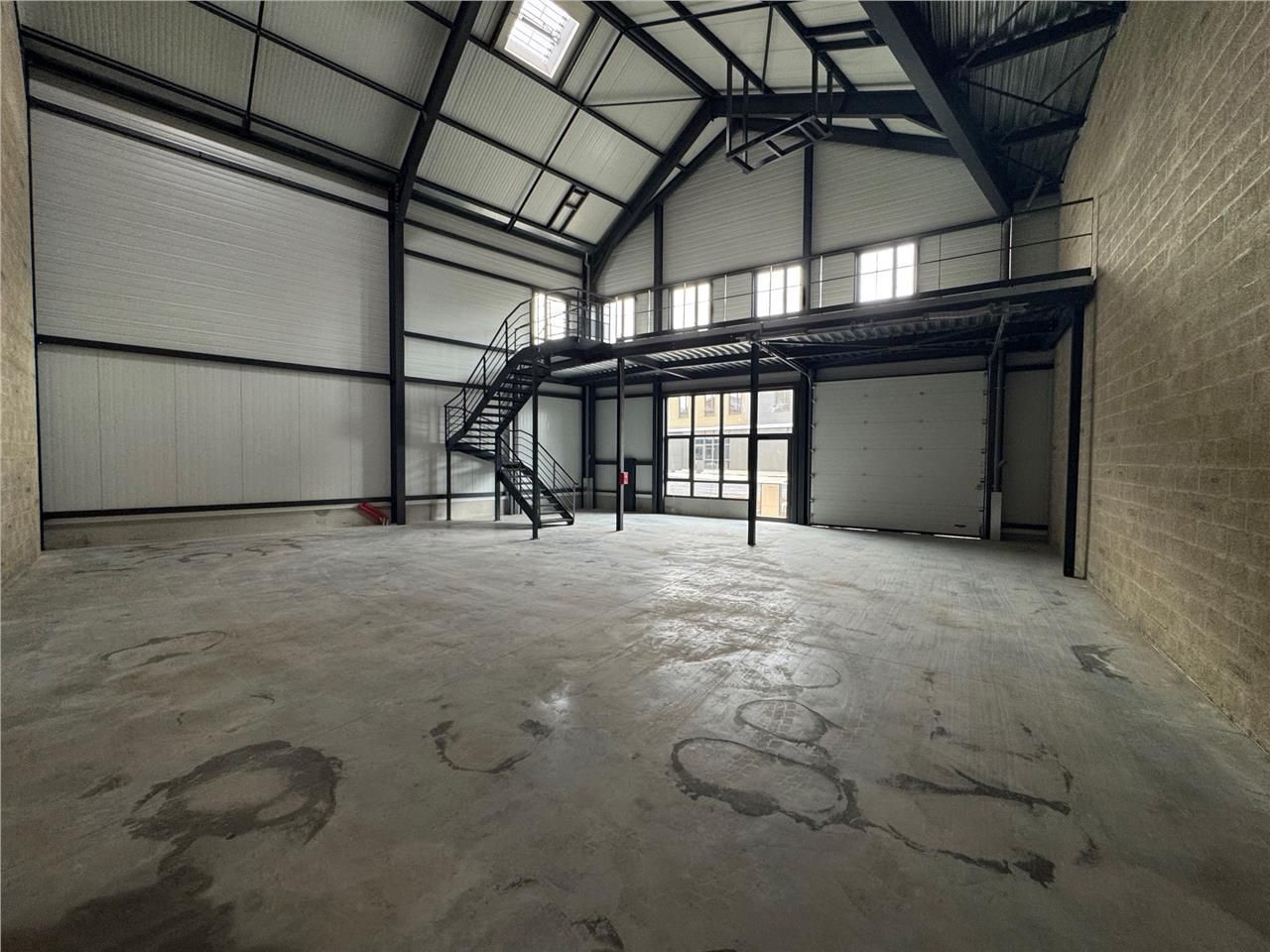 CBRE vous propose à louer, un local d'activités s