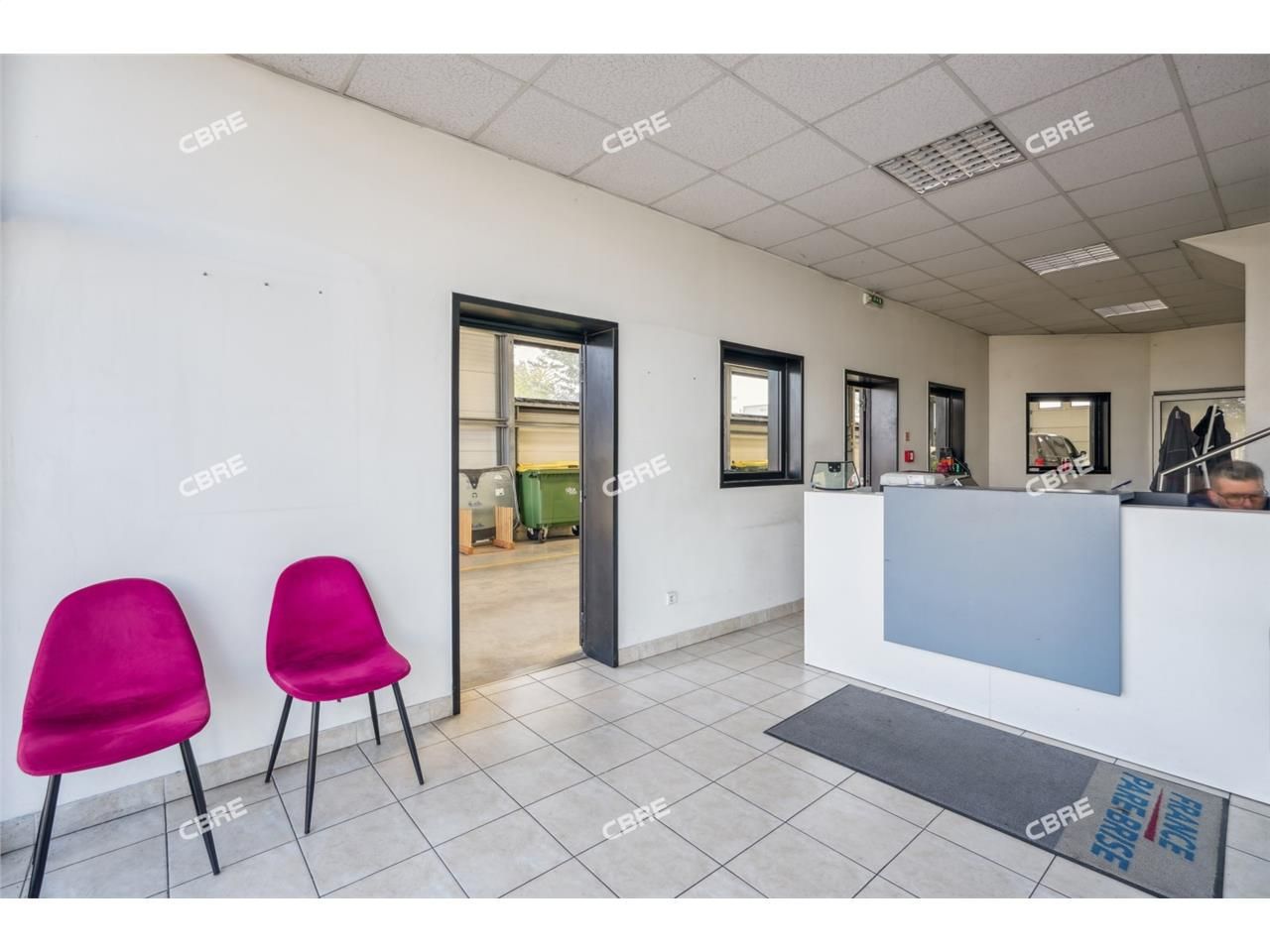 CBRE vous propose à louer, un entrepôt/local d'ac