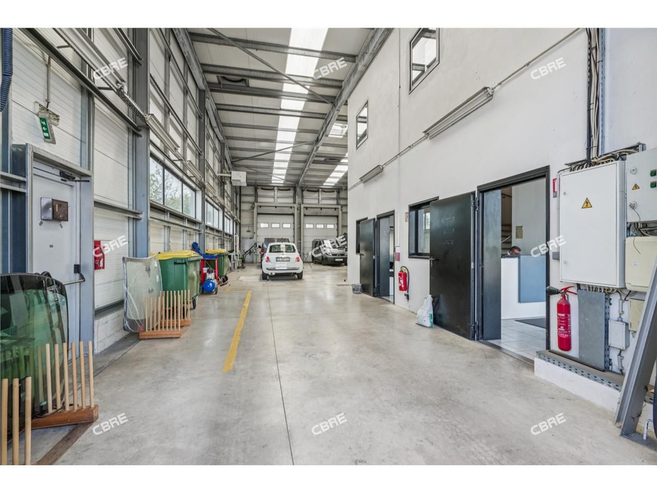 CBRE vous propose à louer, un entrepôt/local d'ac