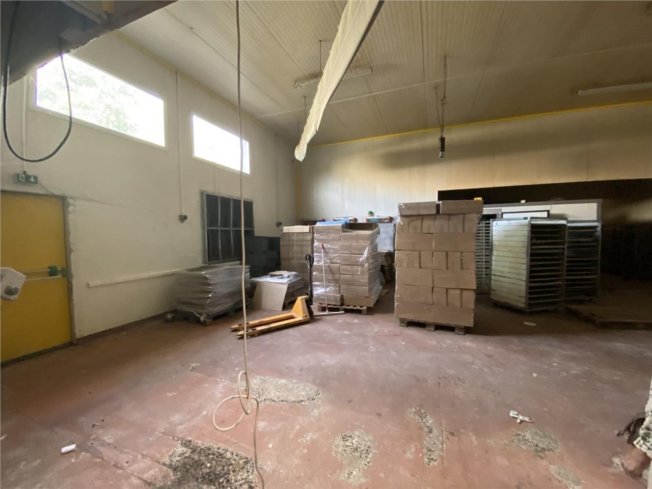 CBRE vous propose à louer, un bâtiment indépendan