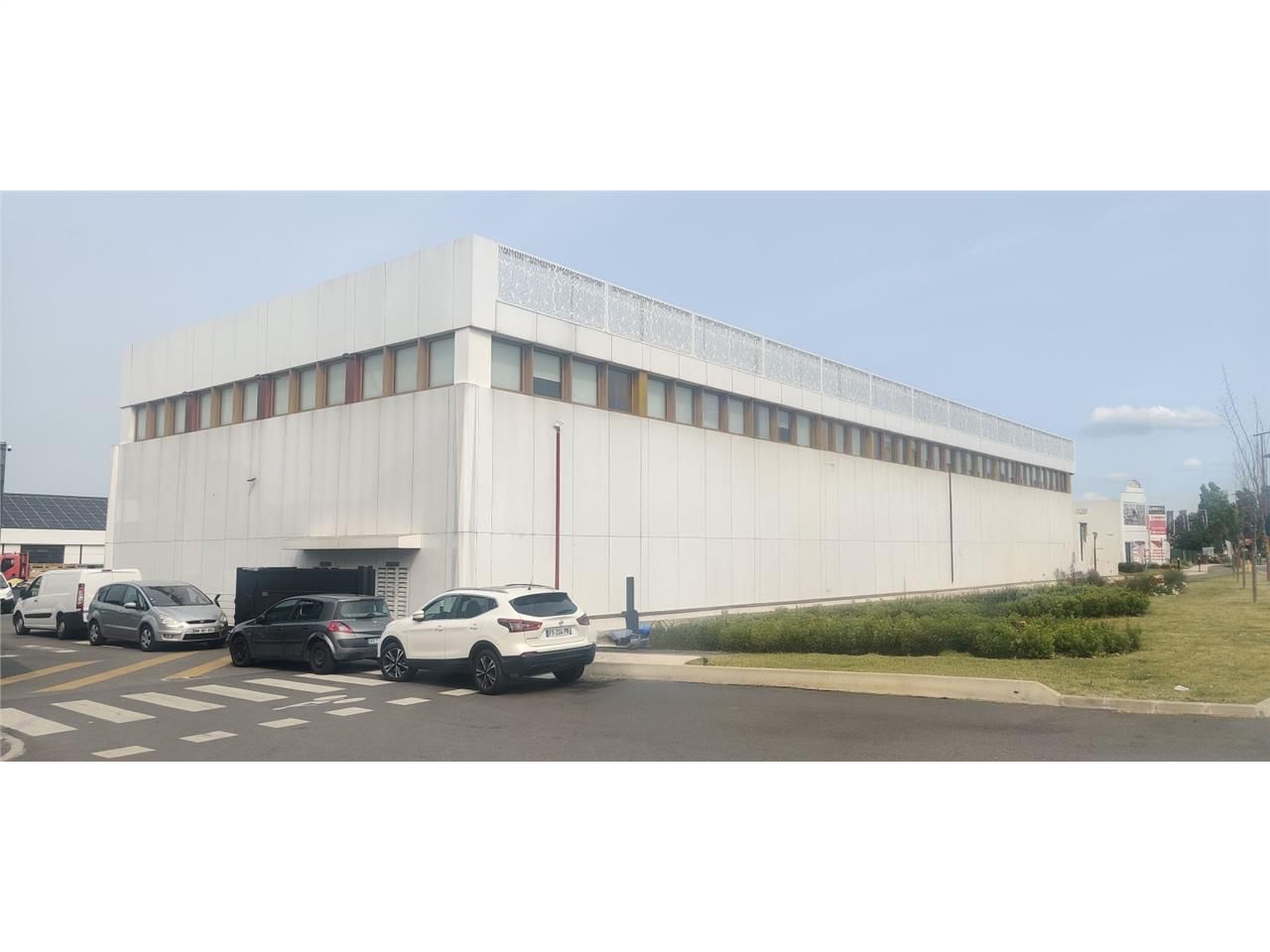 CBRE vous propose à louer, un local d'activités s