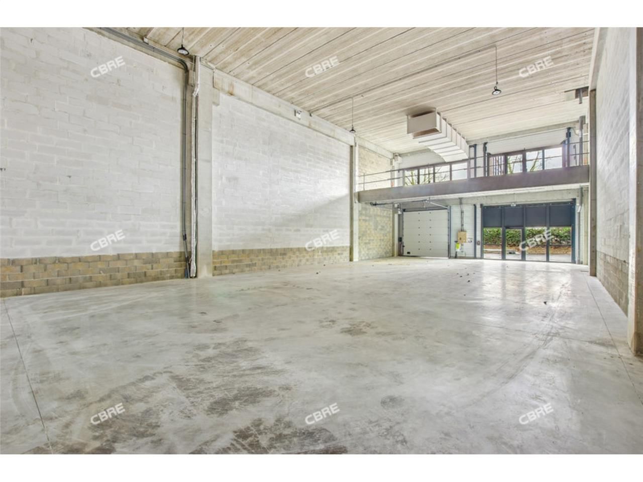 CBRE vous propose à louer, un bâtiment indépendan