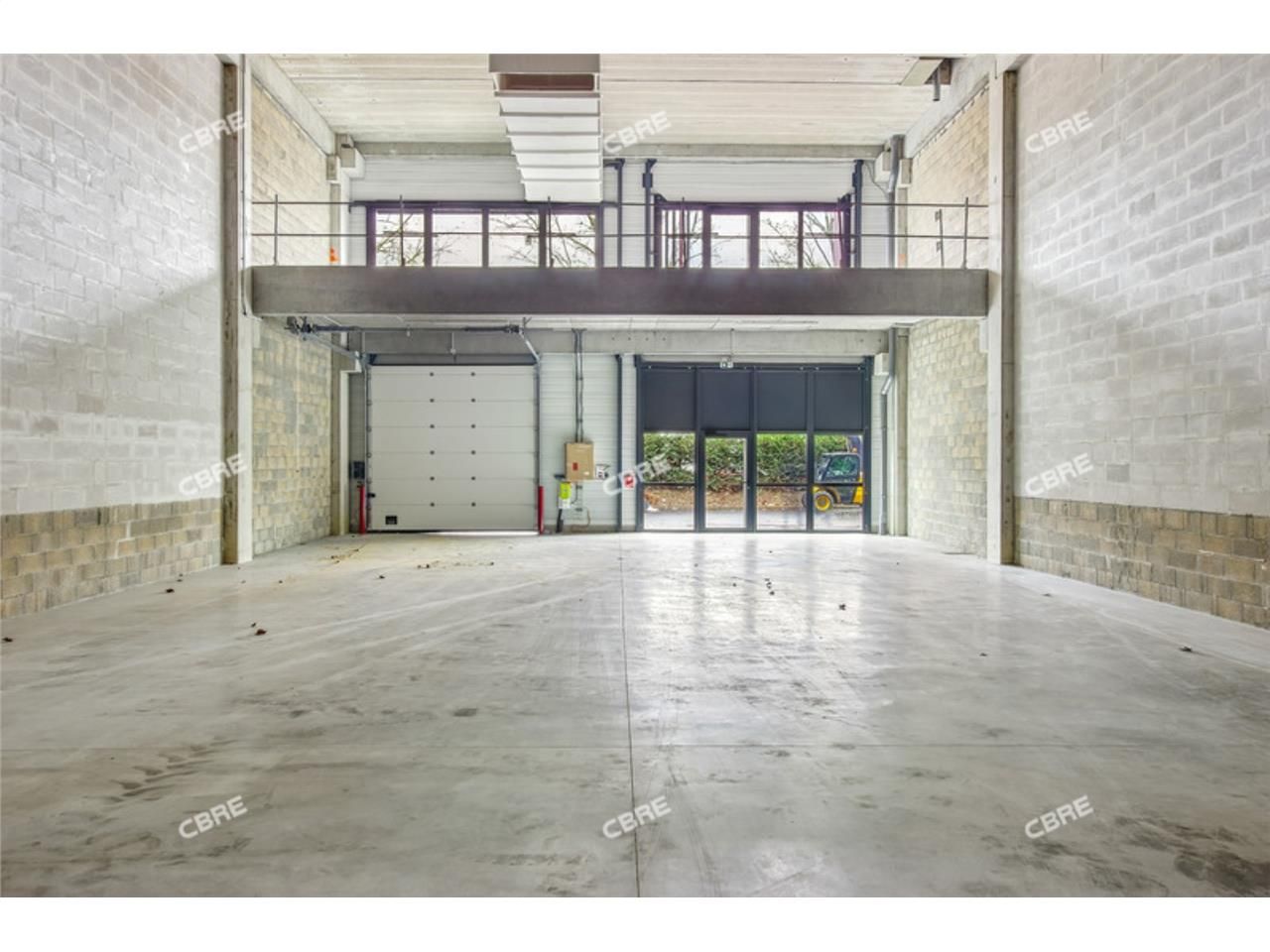 CBRE vous propose à louer, un bâtiment indépendan