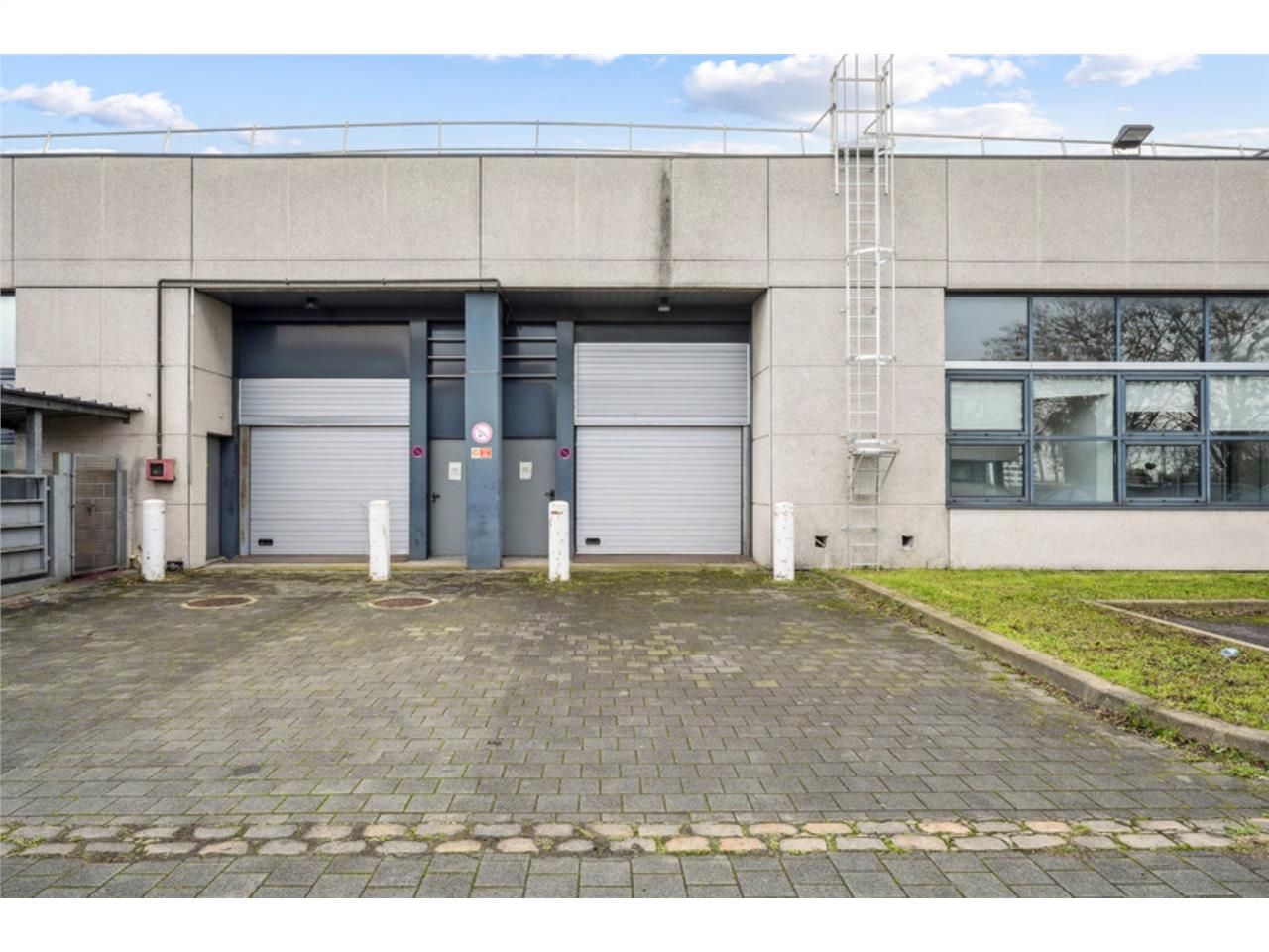 CBRE vous propose à louer,  des cellules d' activ