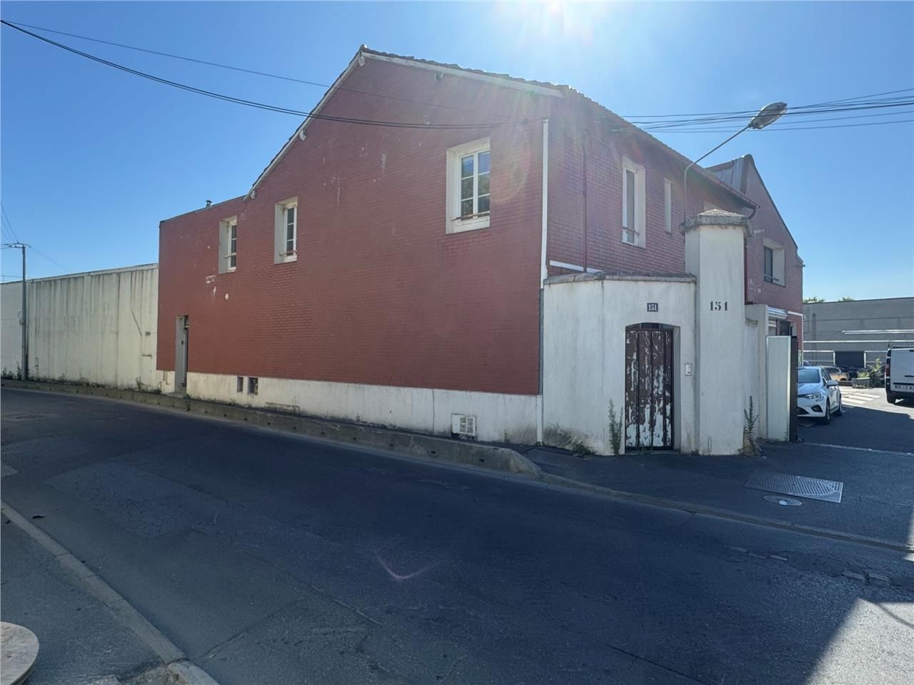 CBRE vous propose à louer, un local d'activités  